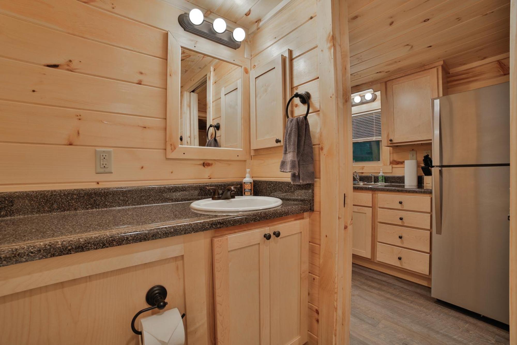 Tiny Cabin Village Private Hot Tub Lynda Cabin 查塔努加 外观 照片