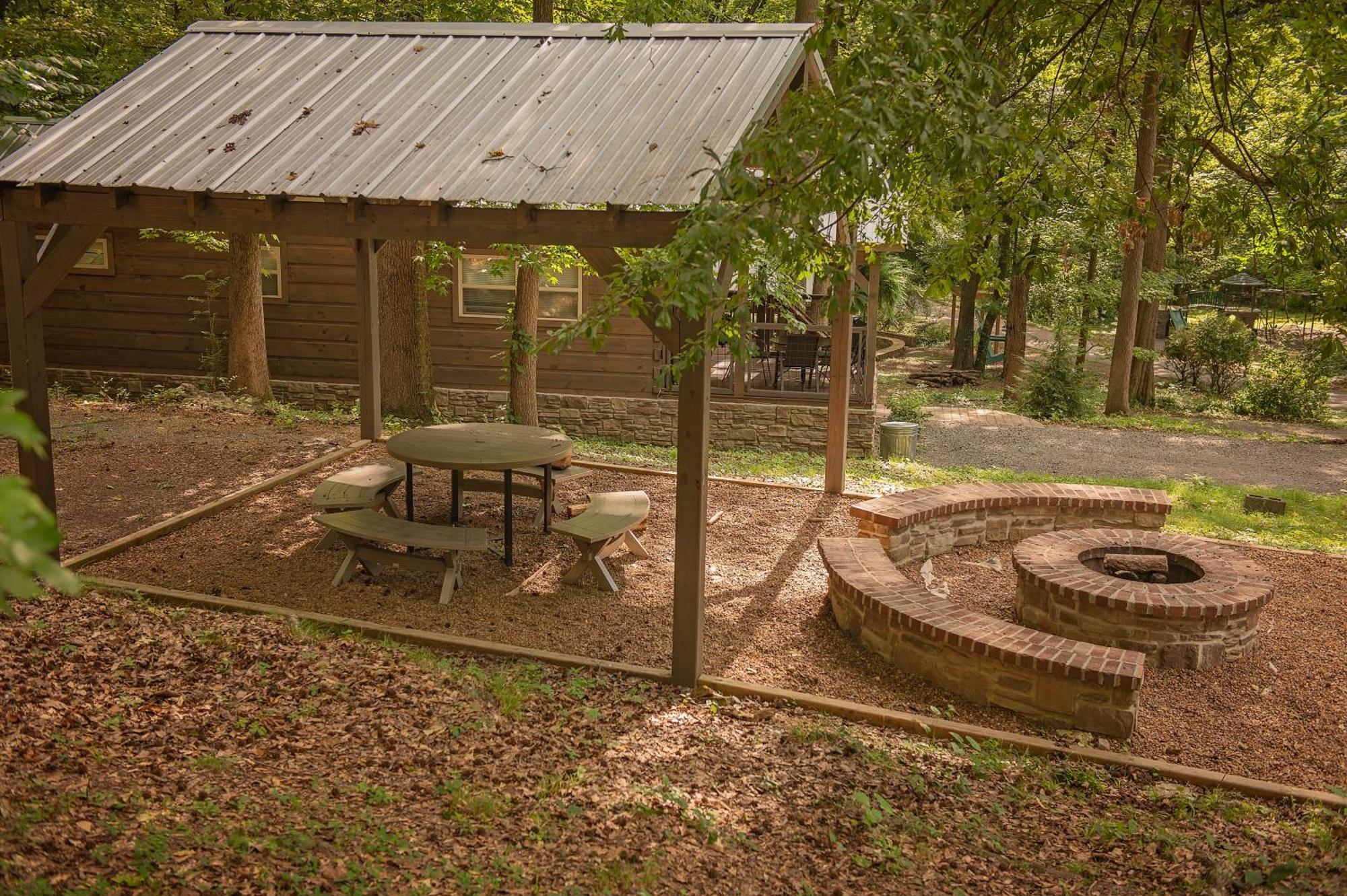Tiny Cabin Village Private Hot Tub Lynda Cabin 查塔努加 外观 照片